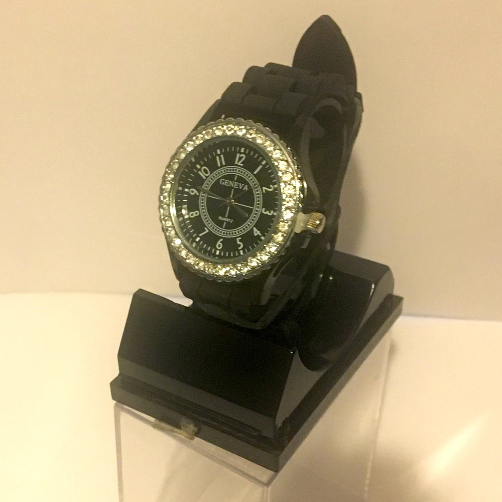 🖤WOMEN’S BLACK & RHINESTONE WATCH🖤  NWT